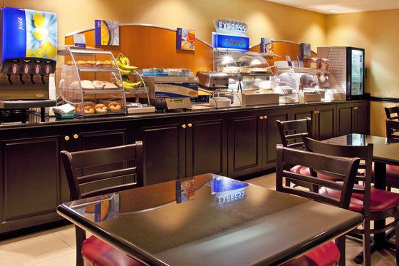 Holiday Inn Express & Suites Columbus East - Reynoldsburg By Ihg מסעדה תמונה